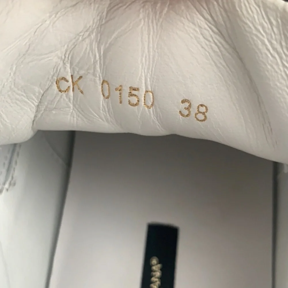 Authentic Dolce & Gabbana Graffiti Love sneakers - Picture 4 of 7